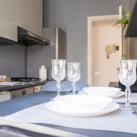 Ampio Ed Elegante - 2 E 2 Bagni Apartment *