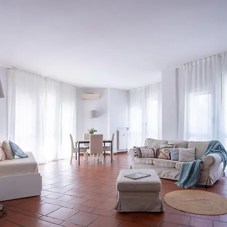 Ampio Ed Elegante - 2 E 2 Bagni Lägenhet Milano