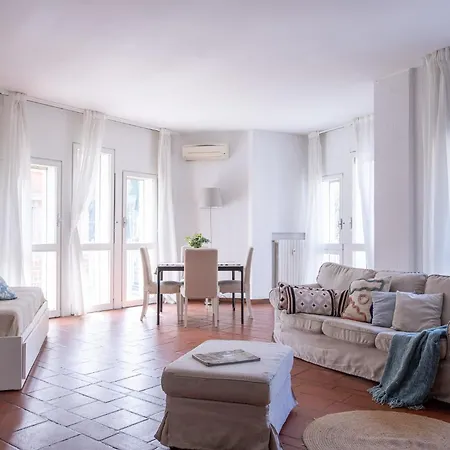 Ampio Ed Elegante - 2 E 2 Bagni Lägenhet Milano